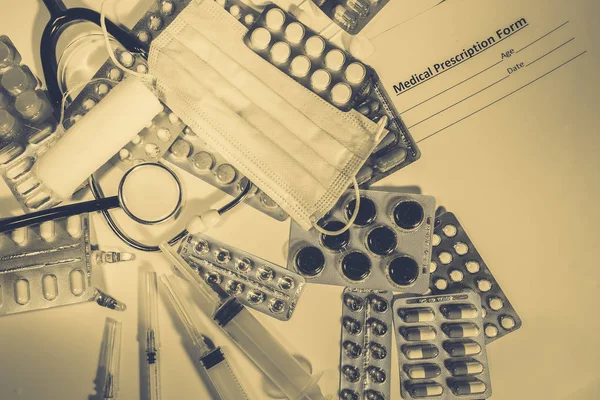 Antecedentes sobre um tópico médico, pílulas, medicamentos — Fotografia de Stock