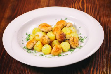 Genç patates kızartması