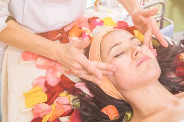 Yüz için kozmetik prosedürler