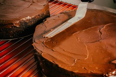 Çikolatalı pasta pişirme