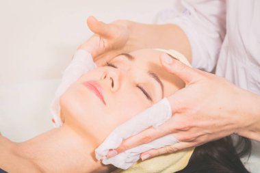 Yüz için kozmetik prosedürler