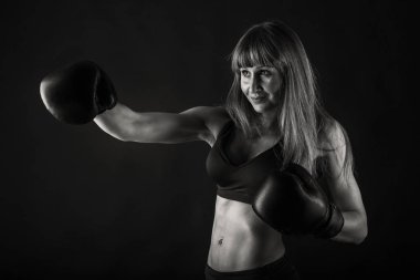 Boks eldivenleri kız