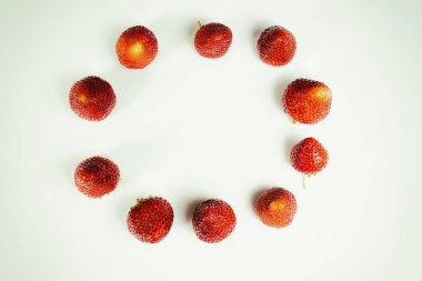 Beyaz güzel sulu çilek