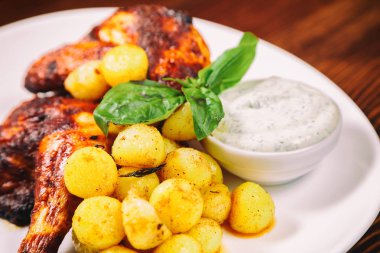 Masasına lezzetli restoran yemek