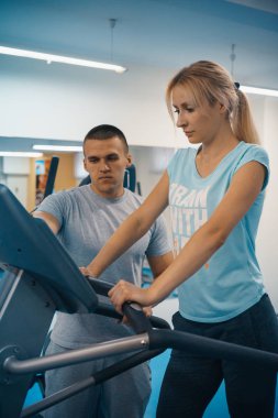 Koç ve istemci vasıl jimnastik salonu