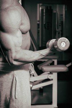 Halterli büyük pazılar.