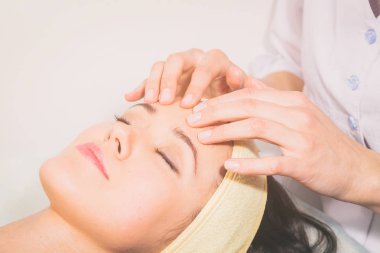 Yüz için kozmetik prosedürler