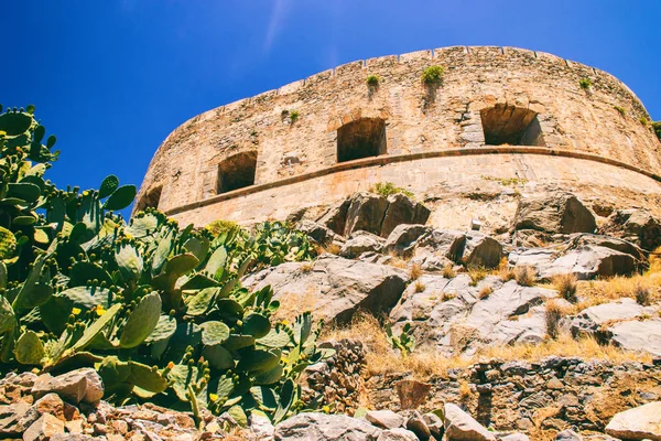 Ruines d'un ancien bâtiment — Photo