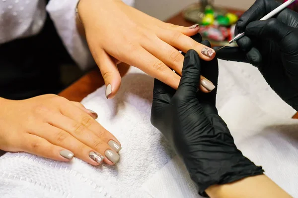 Manicure al salone termale — Foto Stock