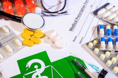 tıbbi cihazlar: tabletler, boş, stetoskop