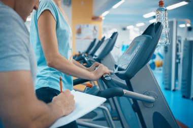 Koç ve istemci vasıl jimnastik salonu