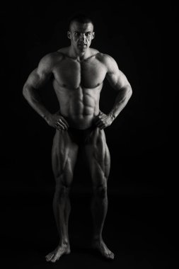 Gösterilen onun sırt ve pazı kas, kişisel fitnes vücut geliştirmeci