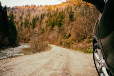 Dağlara yolculuk. Güzel dağ manzarası
