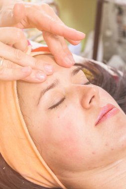 Yüz için kozmetik prosedürler