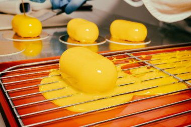 Sarı hamur işleri hazırlanması