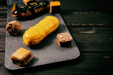 Şekerleme yemek. Pişirme kek ve hamur işleri