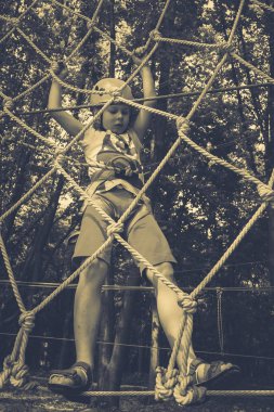 Halat Parkı çocuk tırmanıyor