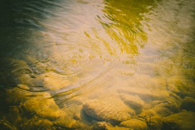 Güzel dağ nehir, muhteşem manzara