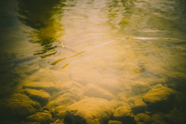 Güzel dağ nehir, muhteşem manzara