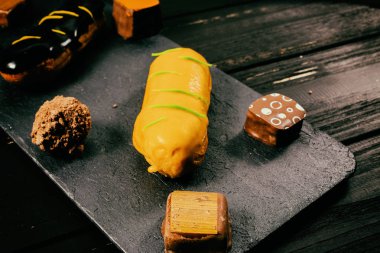 Şekerleme yemek. Pişirme kek ve hamur işleri