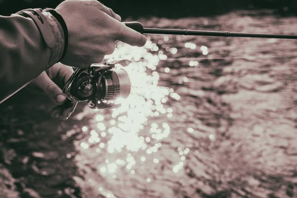 Nehirde balık tutmak — Stok fotoğraf