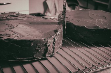 Çikolatalı pasta pişirme