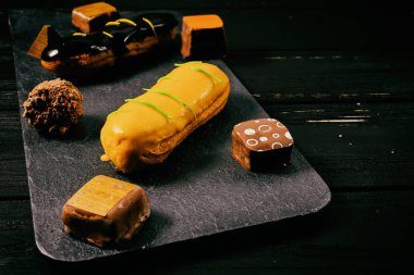 Şekerleme yemek. Pişirme kek ve hamur işleri