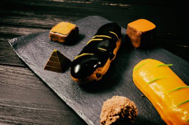 Şekerleme yemek. Pişirme kek ve hamur işleri