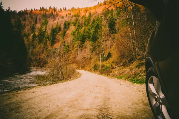 Resa till bergen. Vackra bergslandskap — Stockfoto