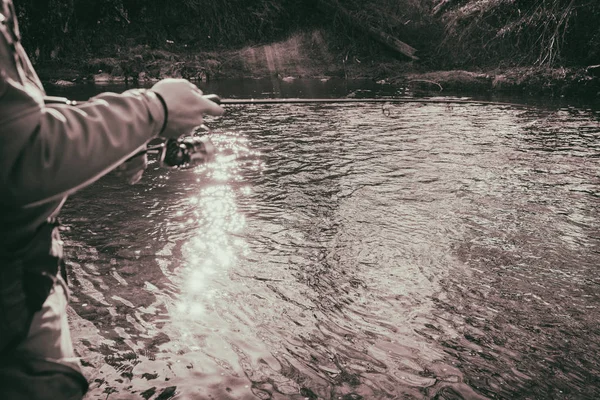 川での釣り — ストック写真