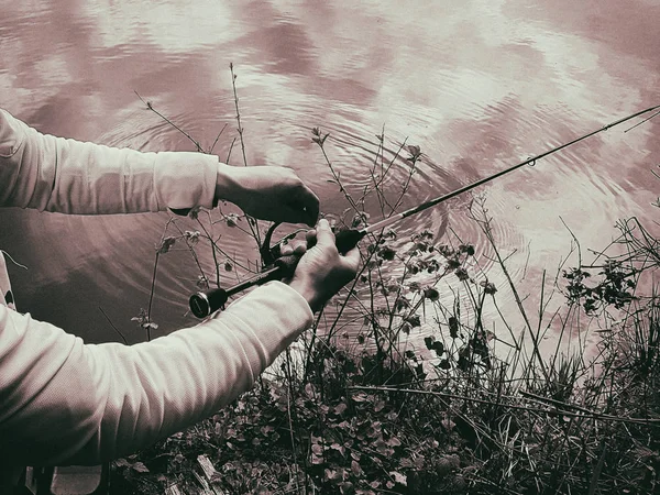 Halászat a tóban — Stock Fotó