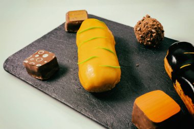 Şekerleme yemek. Pişirme kek ve hamur işleri