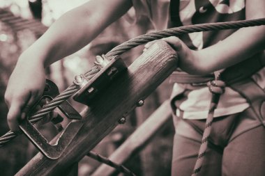 Halat Parkı çocuk tırmanıyor