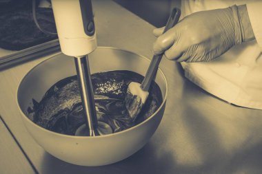 Çikolata sır karıştırma. Yemek kek