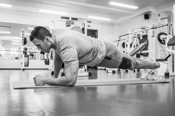 Hombre Hacer Deporte Gimnasio — Foto de Stock