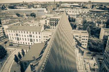 Wroclaw, Polonya - 15 Haziran 2019 Wroclaw Evleri ve Wroclaw şehrinin sokakları. Şehir manzarası
