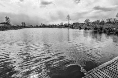 Balıkçılık, köy dinlenmesi. Rekreasyon temasının arkaplanı