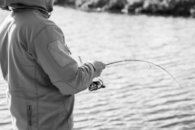 Gölde alabalık avı