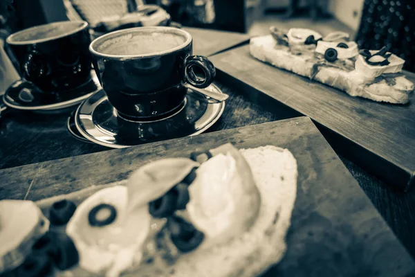 Sandviç Kahve Bir Kafede Kahvaltı — Stok fotoğraf