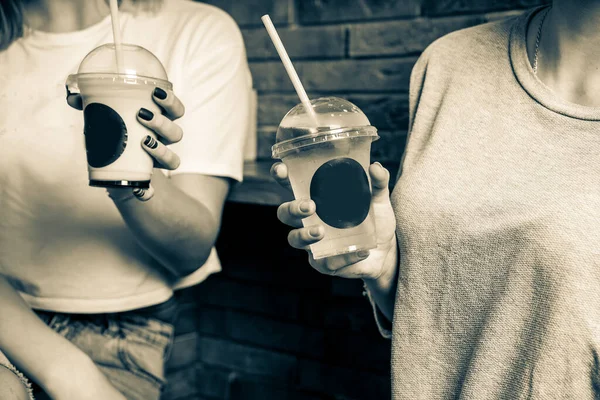 Kaffee Und Eis Auf Holzgrund — Stockfoto