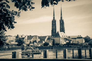 Muhteşem Mimarlık ve Kırbaç Kiliseleri