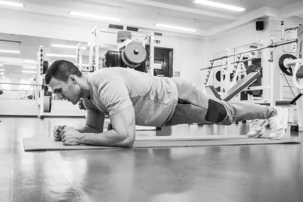 Hombre Hacer Deporte Gimnasio — Foto de Stock