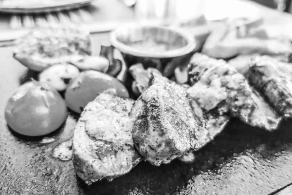 Steak Und Kartoffeln Auf Einem Teller Lebensmittel Hintergrund — Stockfoto