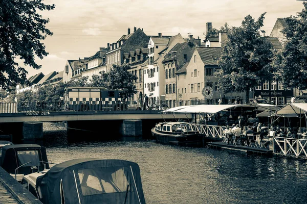 Копенгаген Дания Июля 2019 Года Известный Кристиансхавн Красочными Зданиями Лодками — стоковое фото