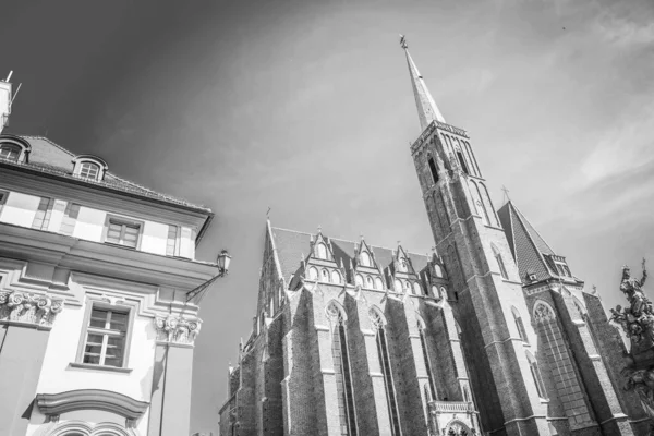 美しい教会間違いの教会 アトラクション ヨーロッパでの旅行 — ストック写真