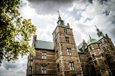 Kopenhag, Danimarka - 24 Temmuz 2019. Kopenhag 'daki Güzel Rosenborg Kalesi