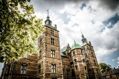 Kopenhag, Danimarka - 24 Temmuz 2019. Kopenhag 'daki Güzel Rosenborg Kalesi