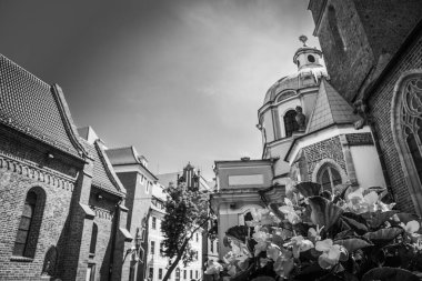 Eski Polonya şehrinin mimarisi. Pençe