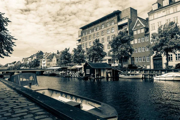 Kopenhagen Denemarken Juli 2019 Beroemde Christianshavn Met Kleurrijke Gebouwen Boten — Stockfoto