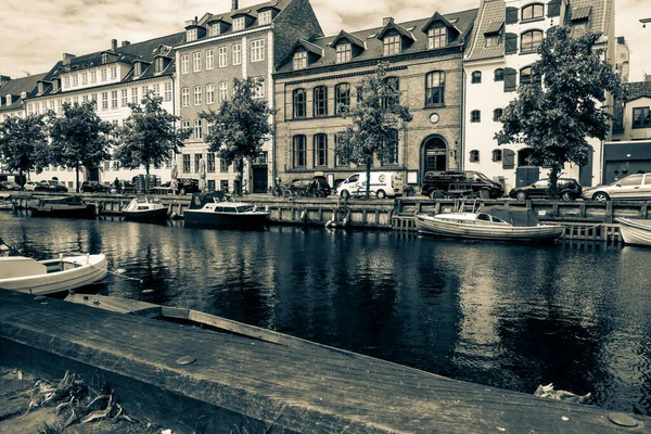 Kodaň Dánsko Července2019 Slavný Christianshavn Barevnými Budovami Čluny Kodani Dánsko — Stock fotografie